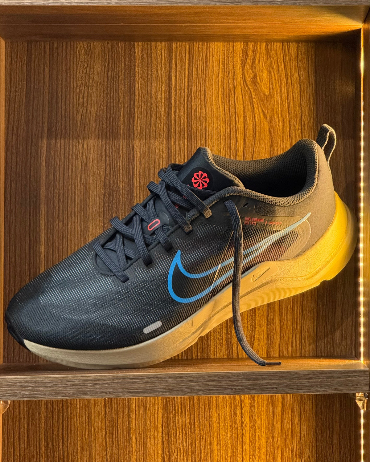 Nike Downshifter / Revolution Black & Tan Running Shoe (Original)