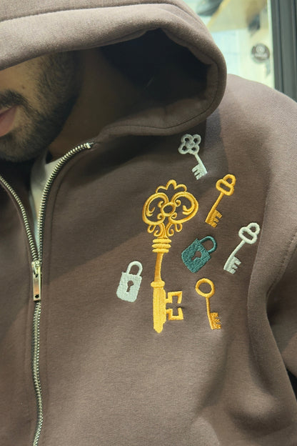 Key Graphic Zip-Up Hoodie (BROWN)