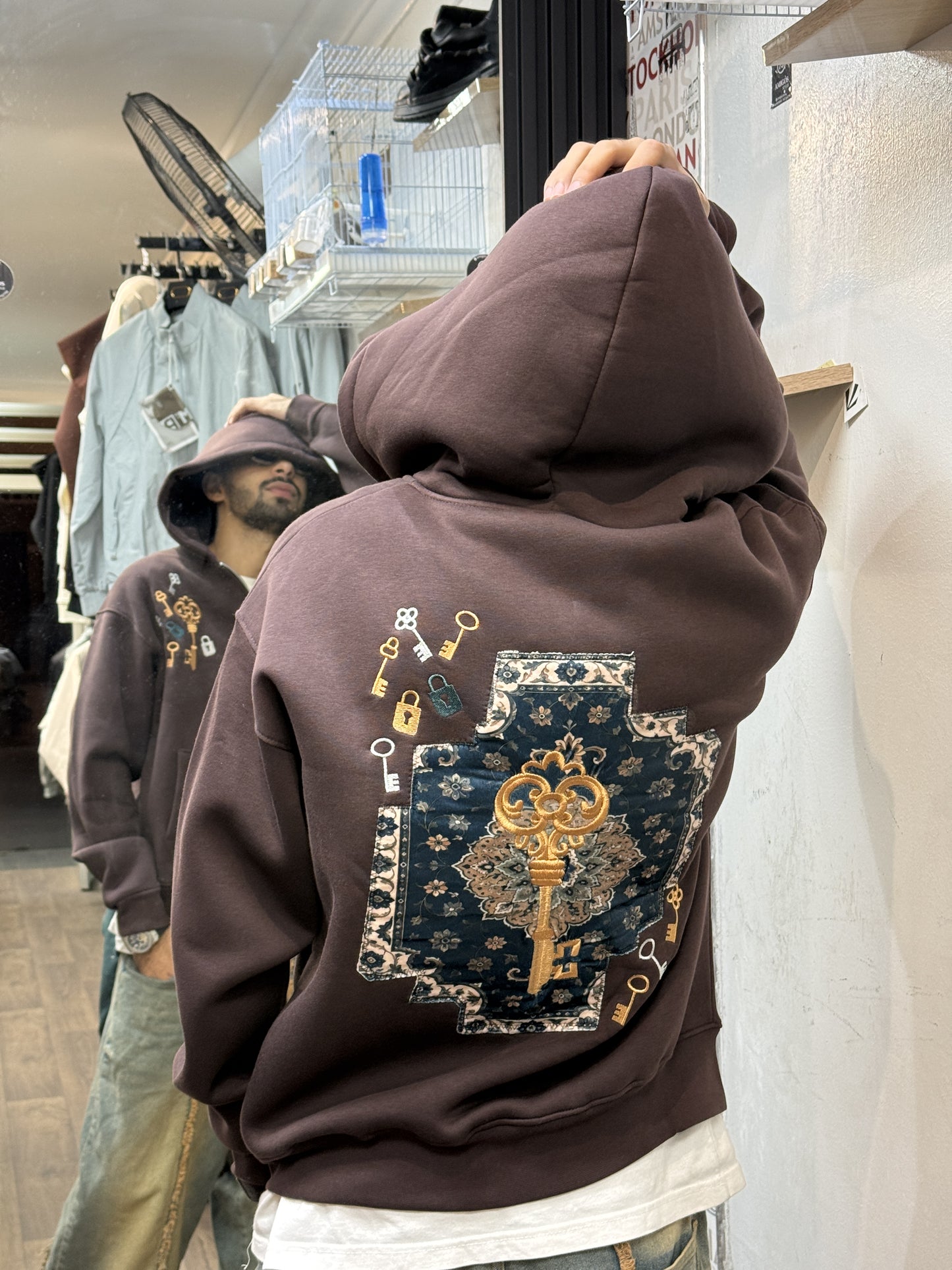 Key Graphic Zip-Up Hoodie (BROWN)