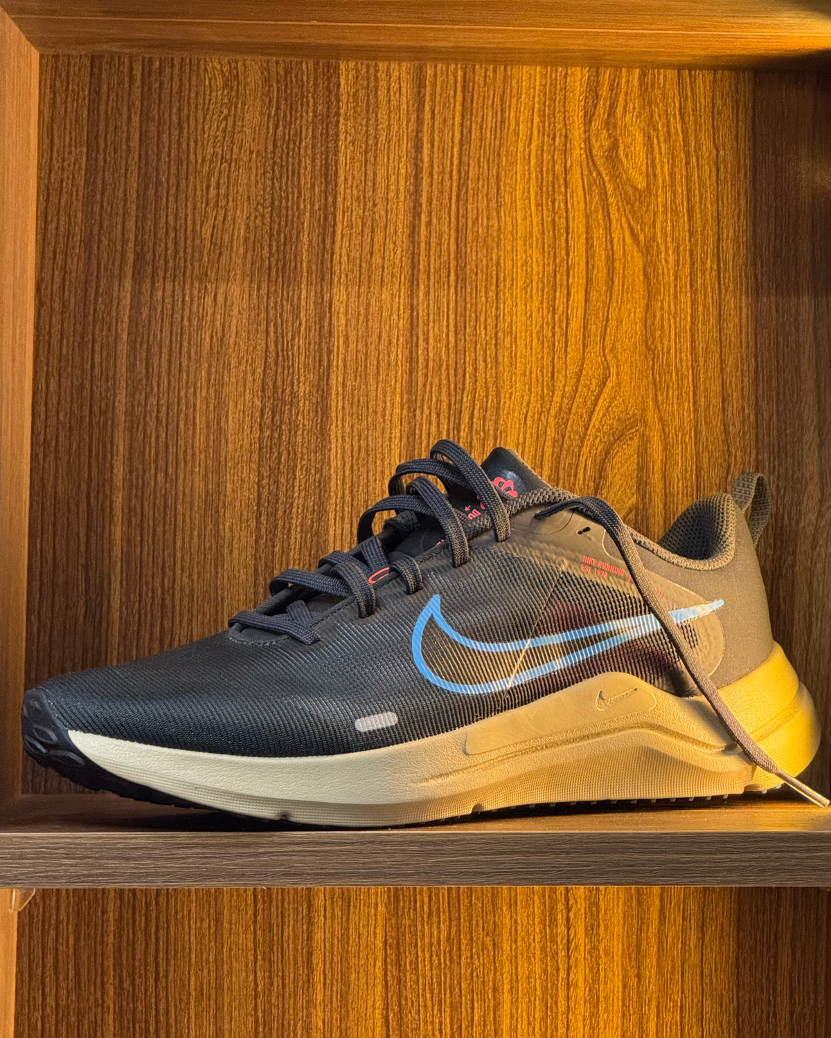Nike Downshifter / Revolution Black & Tan Running Shoe (Original)