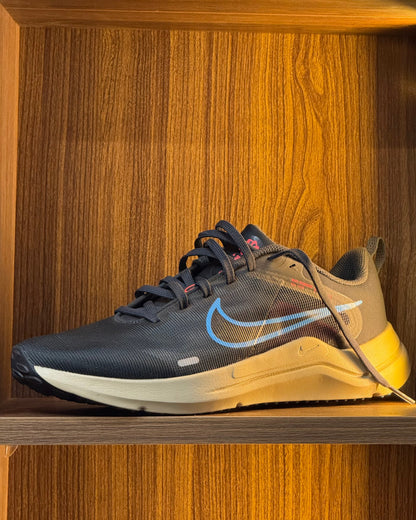 Nike Downshifter / Revolution Black & Tan Running Shoe (Original)