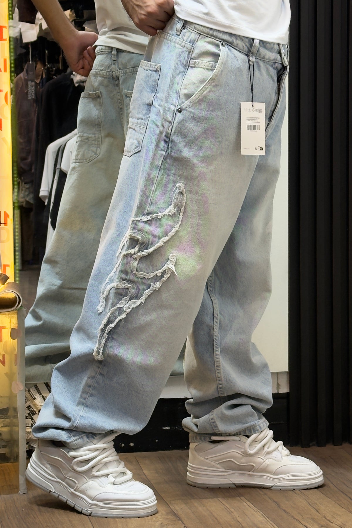 BAGGY JEAN FLAME PATCH LIGHT WASH